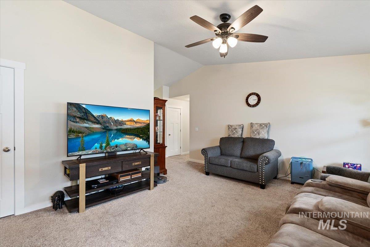 2570 Driftwood Pl, Payette, Idaho 83661, 3 Bedrooms, 2 Bathrooms, Residential For Sale, Price $369,000,MLS 98978376