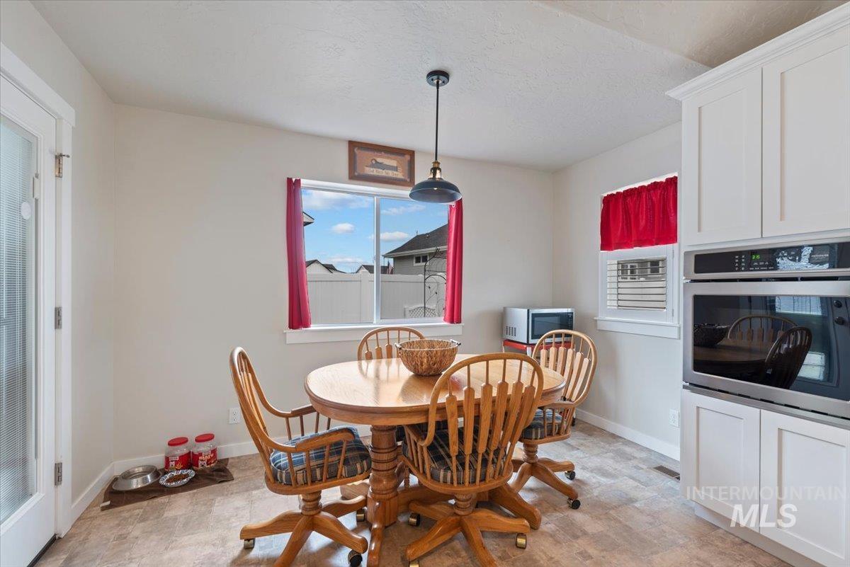 2570 Driftwood Pl, Payette, Idaho 83661, 3 Bedrooms, 2 Bathrooms, Residential For Sale, Price $369,000,MLS 98978376