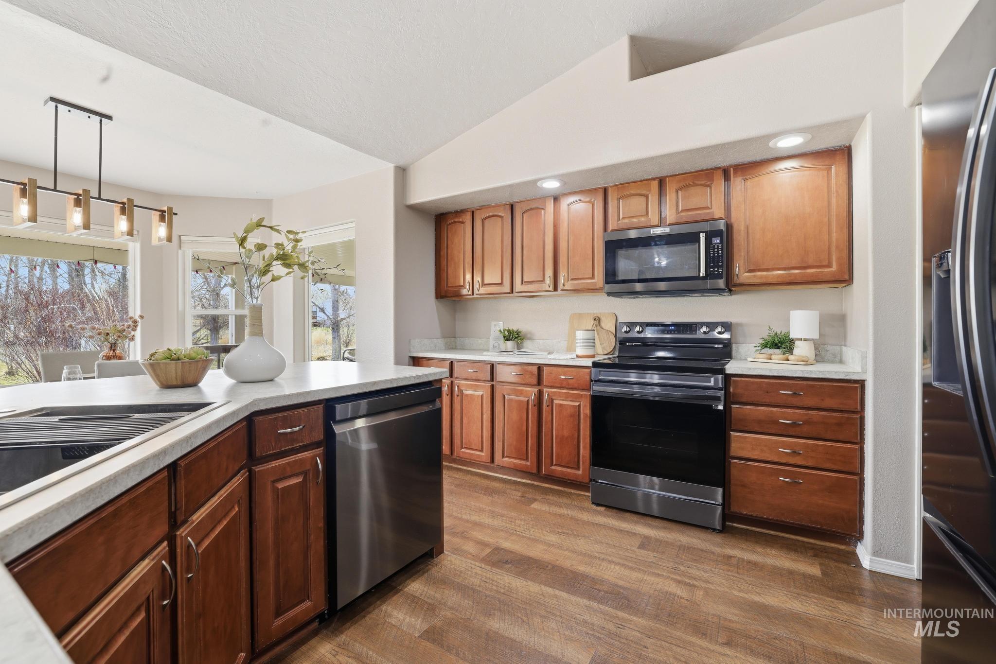 2560 Spruceridge Cir, Twin Falls, Idaho 83301, 4 Bedrooms, 2 Bathrooms, Residential For Sale, Price $675,000,MLS 98978377