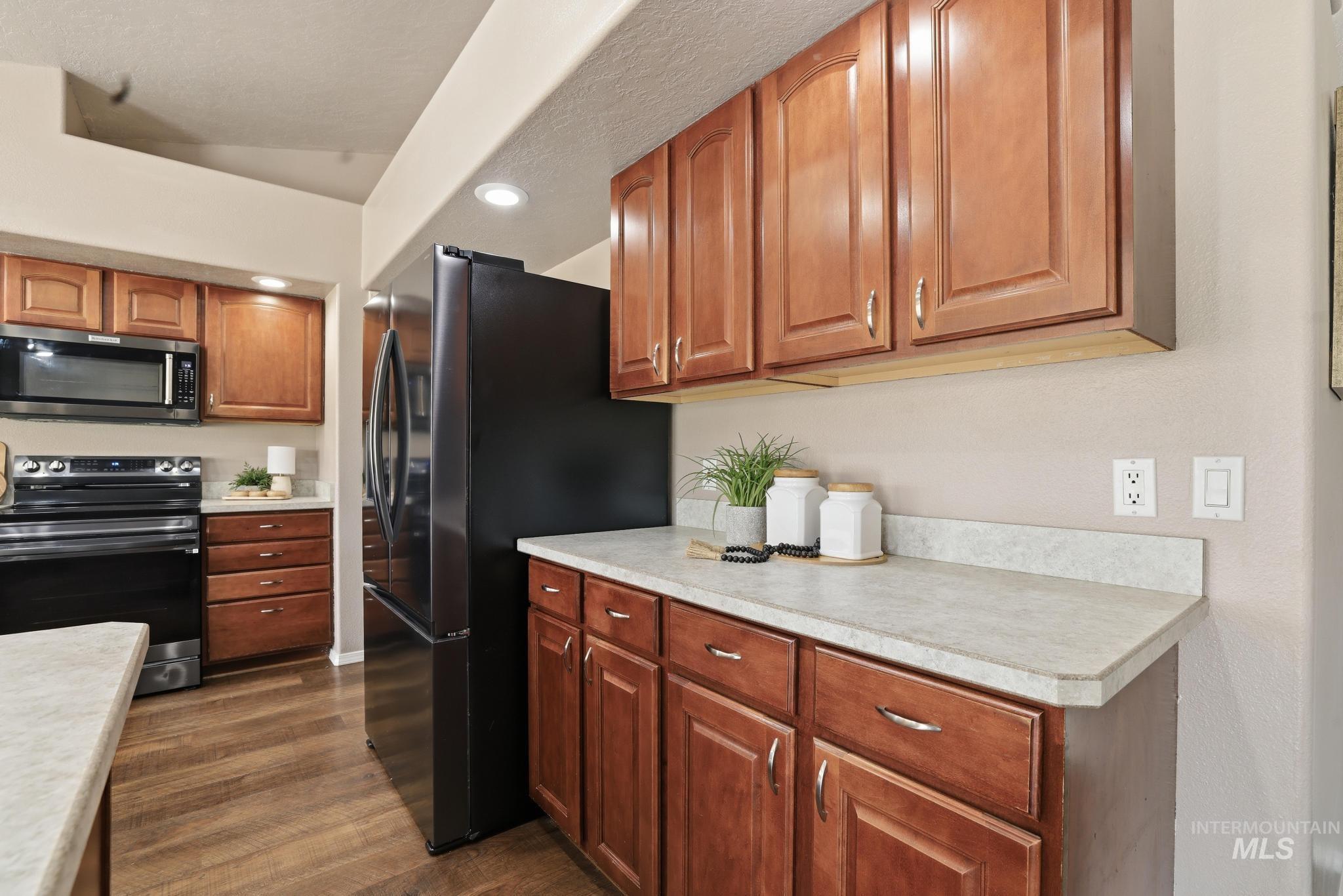 2560 Spruceridge Cir, Twin Falls, Idaho 83301, 4 Bedrooms, 2 Bathrooms, Residential For Sale, Price $675,000,MLS 98978377