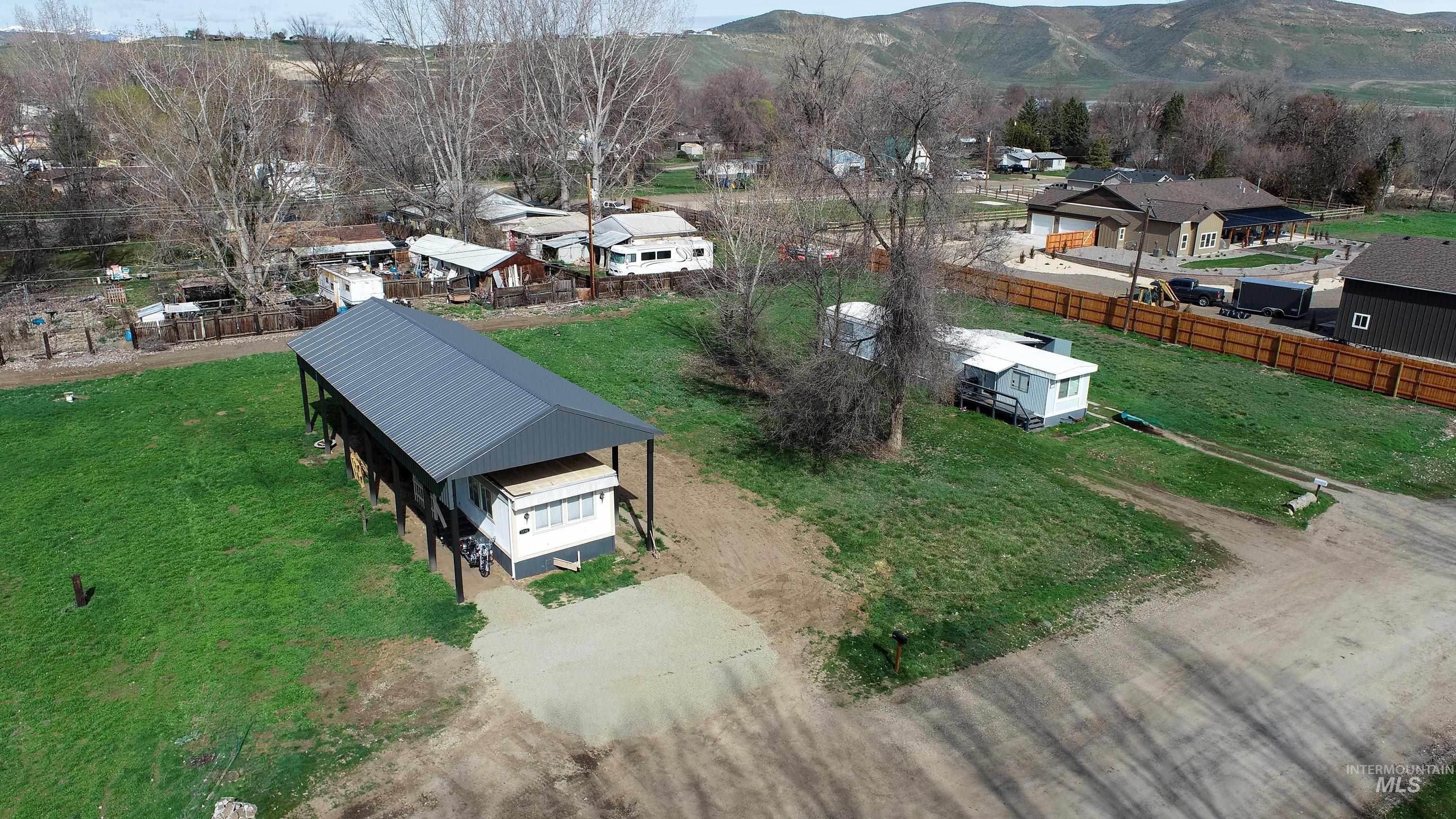 1116 & 1126 E Washington St, Weiser, Idaho 83672, 2 Bedrooms, 1 Bathroom, Residential For Sale, Price $285,000,MLS 98978378
