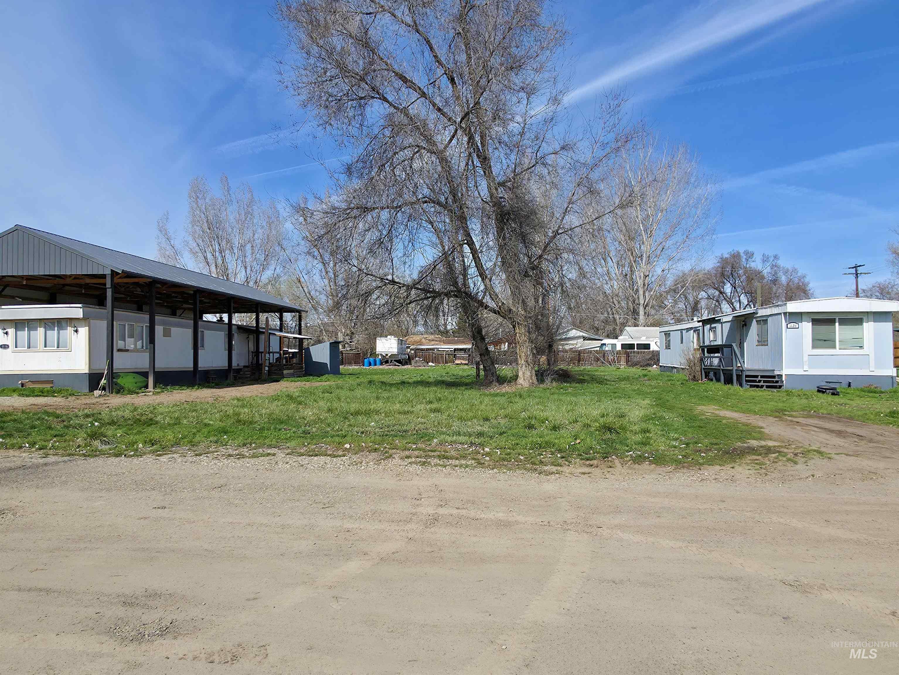 1116 & 1126 E Washington St, Weiser, Idaho 83672, 2 Bedrooms, 1 Bathroom, Residential For Sale, Price $285,000,MLS 98978378