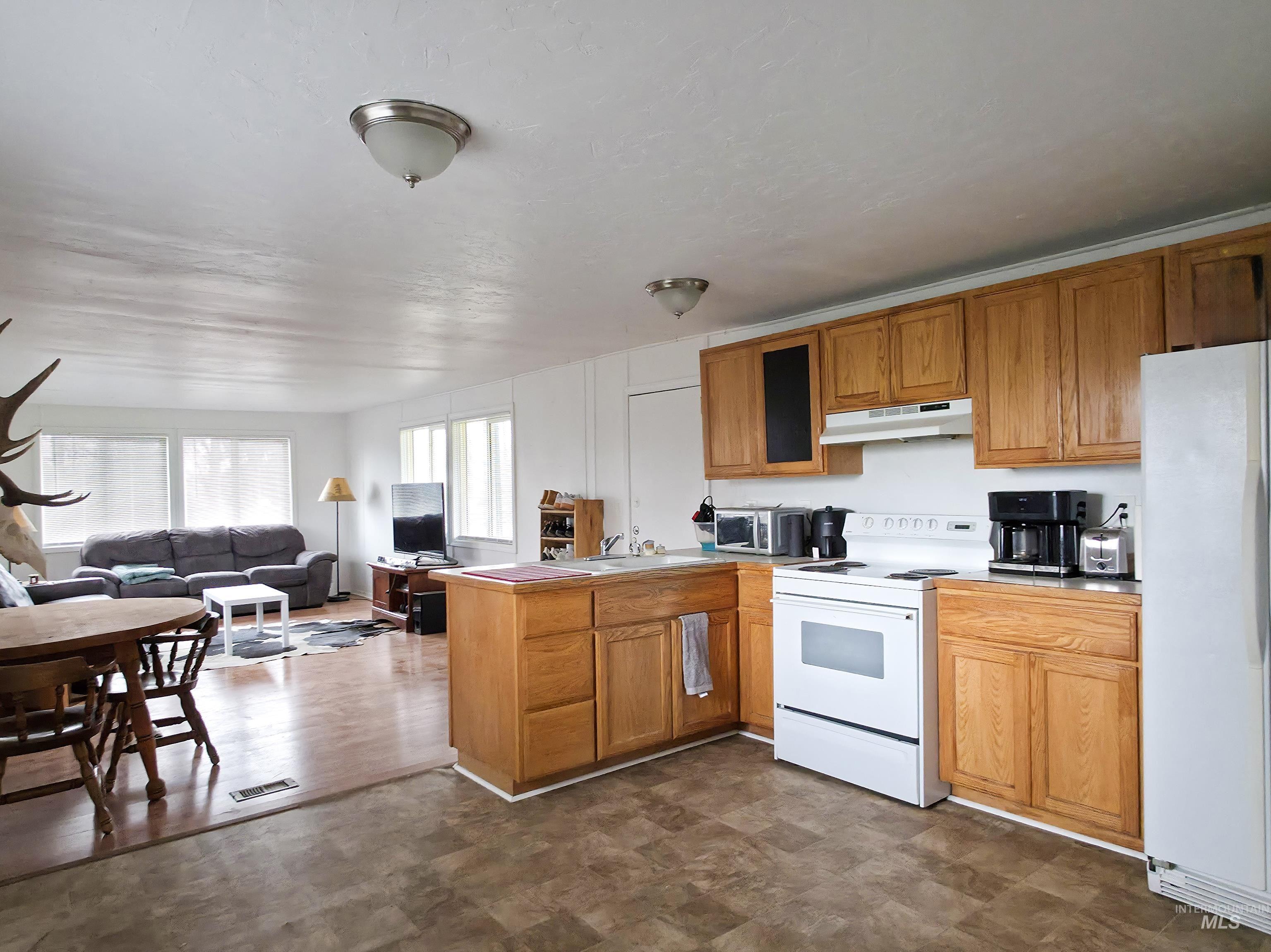 1116 & 1126 E Washington St, Weiser, Idaho 83672, 2 Bedrooms, 1 Bathroom, Residential For Sale, Price $285,000,MLS 98978378