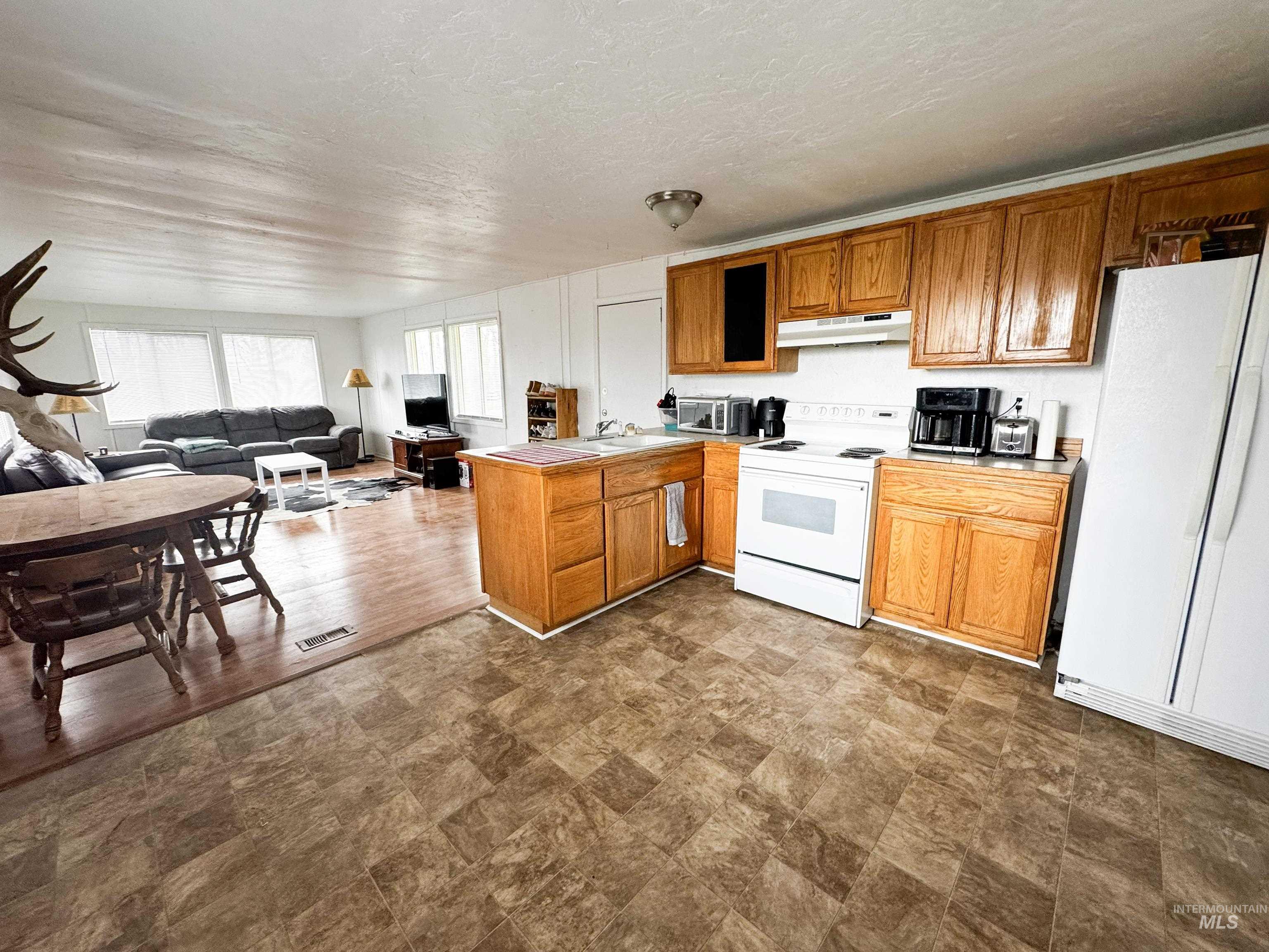 1116 & 1126 E Washington St, Weiser, Idaho 83672, 2 Bedrooms, 1 Bathroom, Residential For Sale, Price $285,000,MLS 98978378