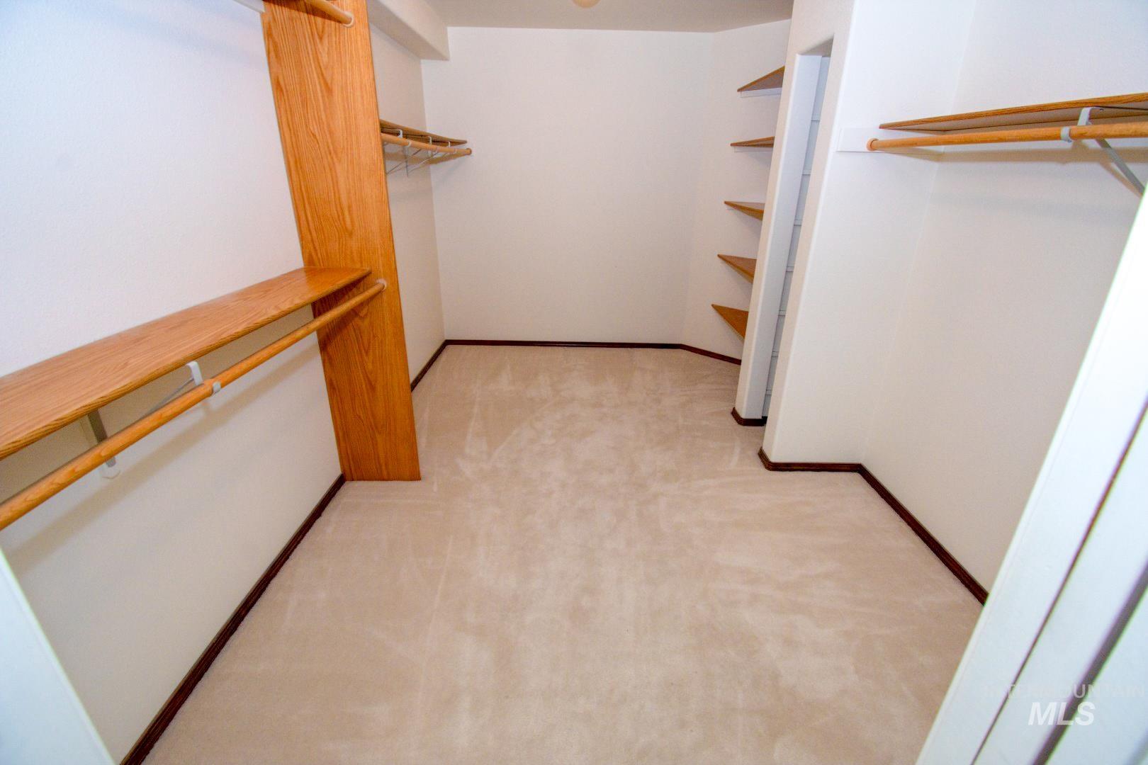 2530 Valleyview Drive, Clarkston, Washington 99403, 4 Bedrooms, 3 Bathrooms, Residential For Sale, Price $749,000, 98978379