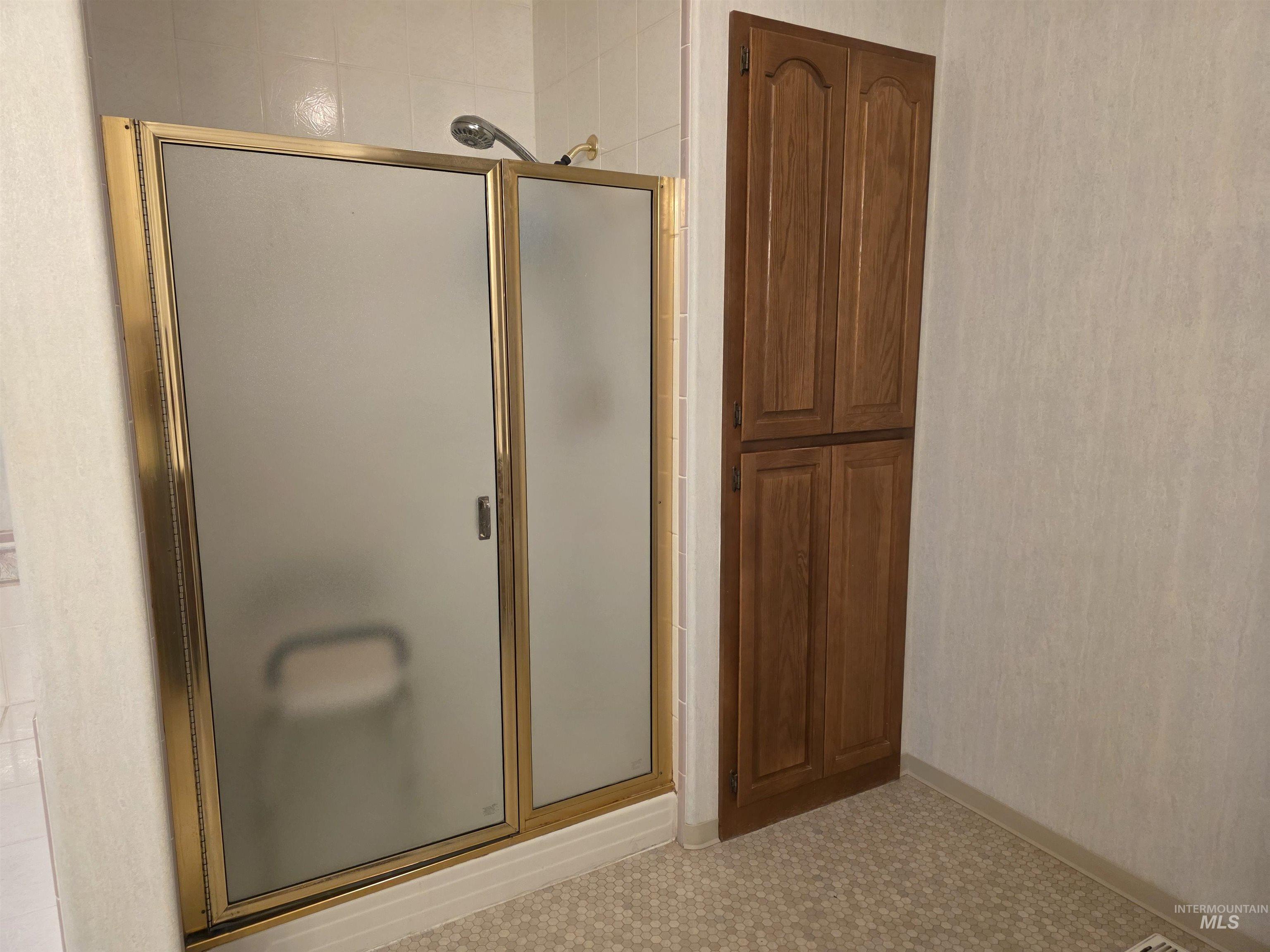 2530 Valleyview Drive, Clarkston, Washington 99403, 4 Bedrooms, 3 Bathrooms, Residential For Sale, Price $749,000,MLS 98978379