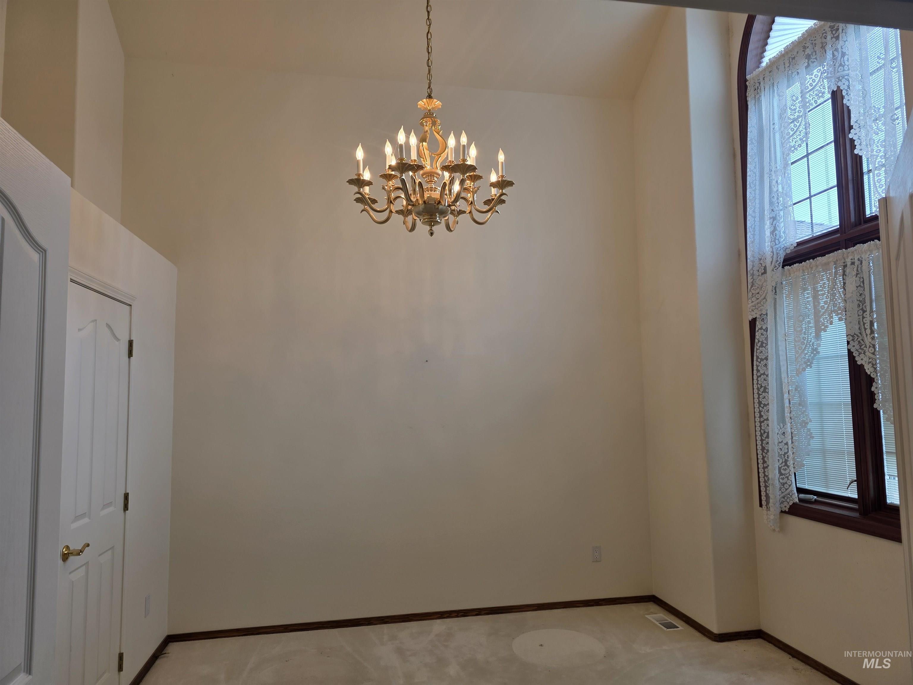 2530 Valleyview Drive, Clarkston, Washington 99403, 4 Bedrooms, 3 Bathrooms, Residential For Sale, Price $749,000,MLS 98978379