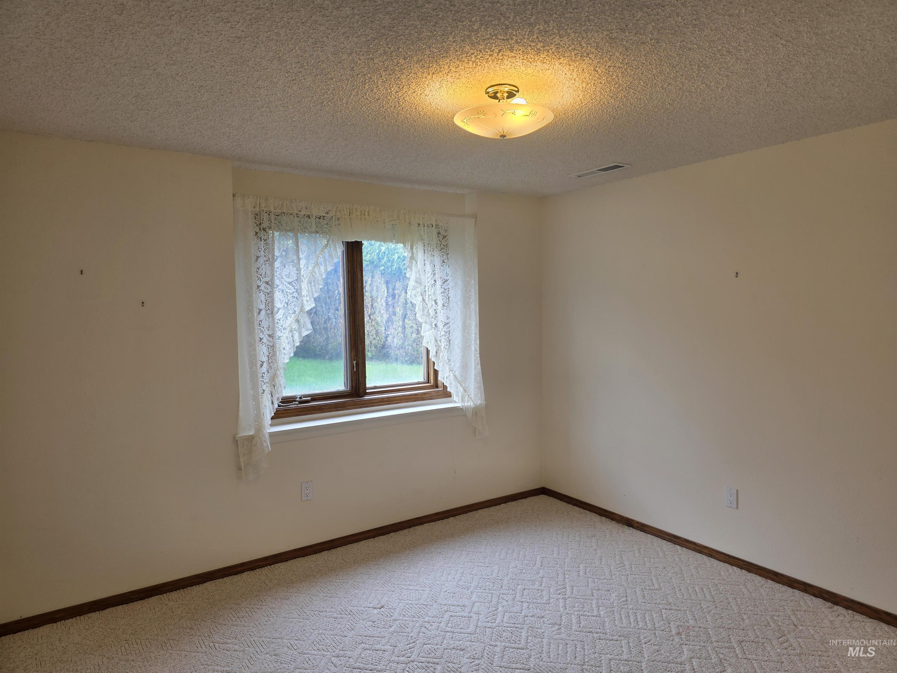 2530 Valleyview Drive, Clarkston, Washington 99403, 4 Bedrooms, 3 Bathrooms, Residential For Sale, Price $749,000,MLS 98978379