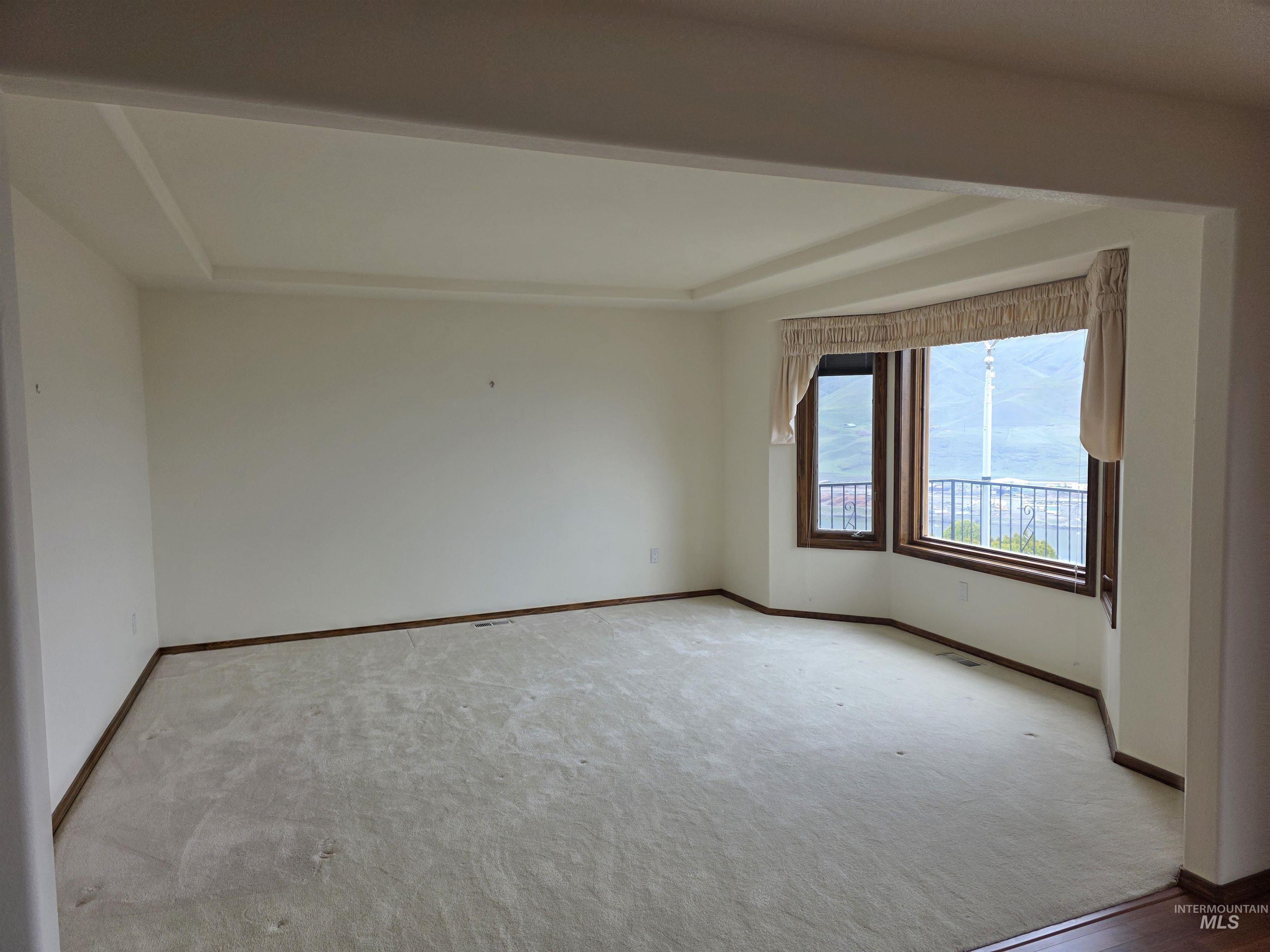 2530 Valleyview Drive, Clarkston, Washington 99403, 4 Bedrooms, 3 Bathrooms, Residential For Sale, Price $749,000,MLS 98978379