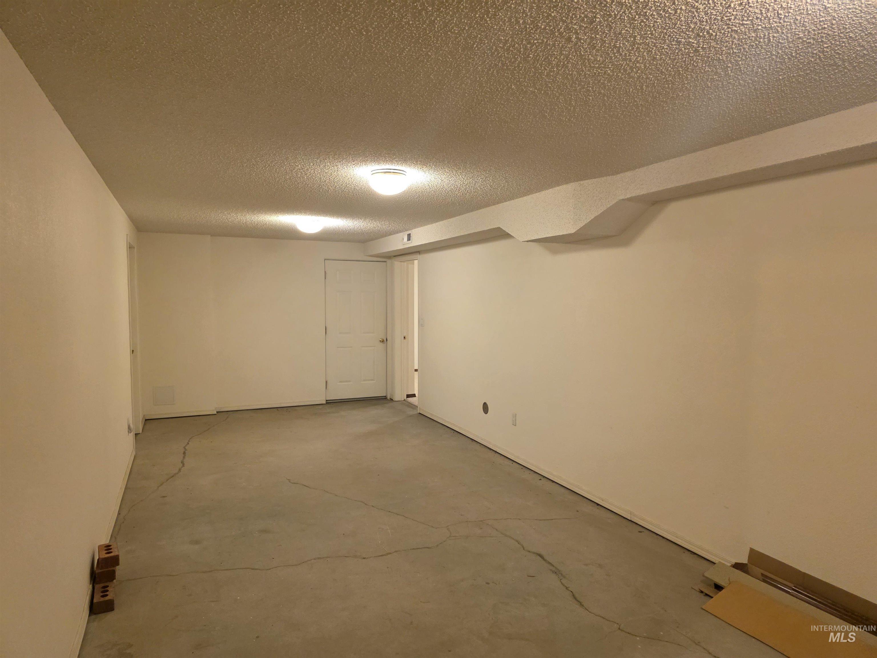 2530 Valleyview Drive, Clarkston, Washington 99403, 4 Bedrooms, 3 Bathrooms, Residential For Sale, Price $749,000,MLS 98978379