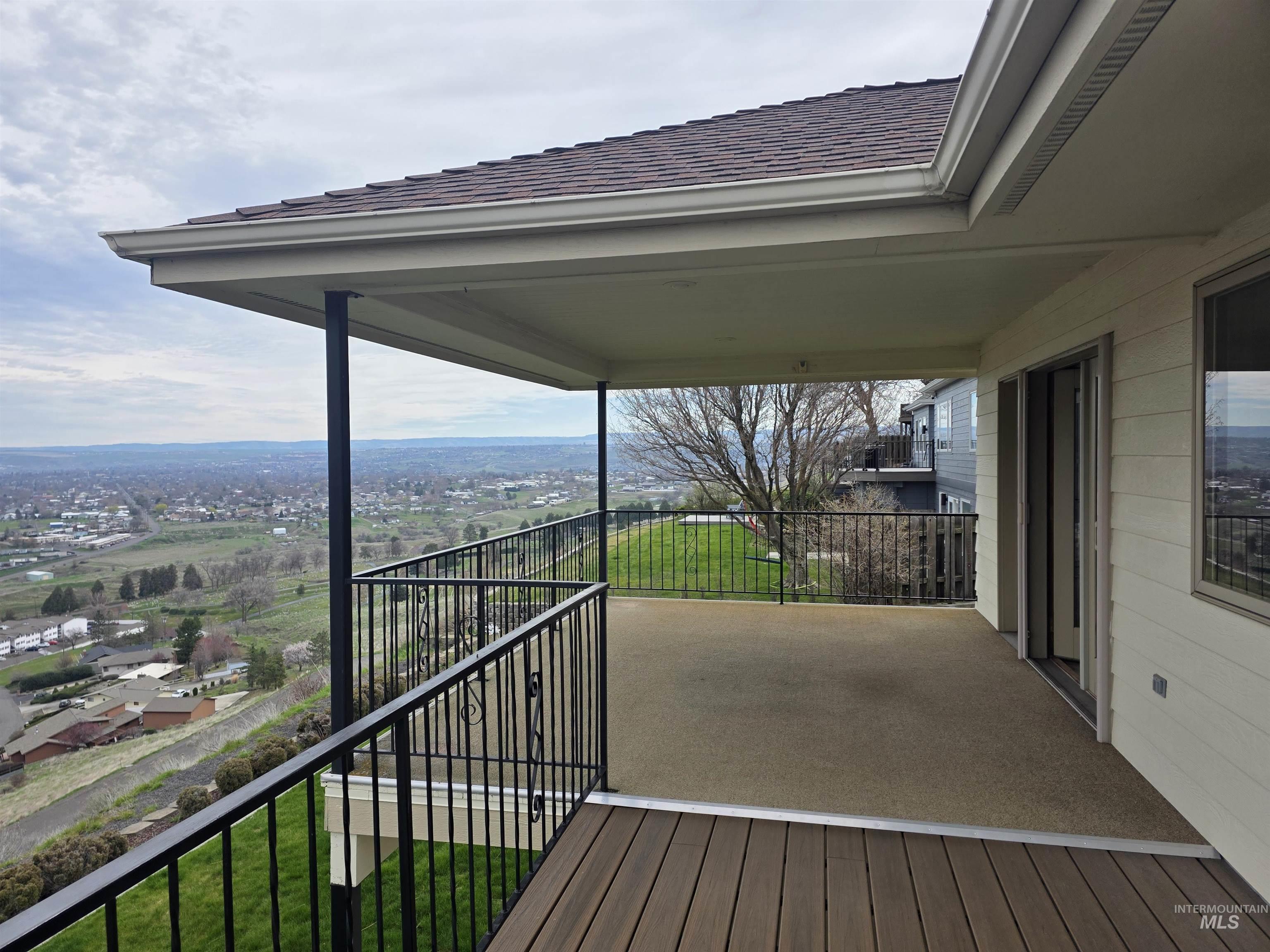 2530 Valleyview Drive, Clarkston, Washington 99403, 4 Bedrooms, 3 Bathrooms, Residential For Sale, Price $749,000, 98978379