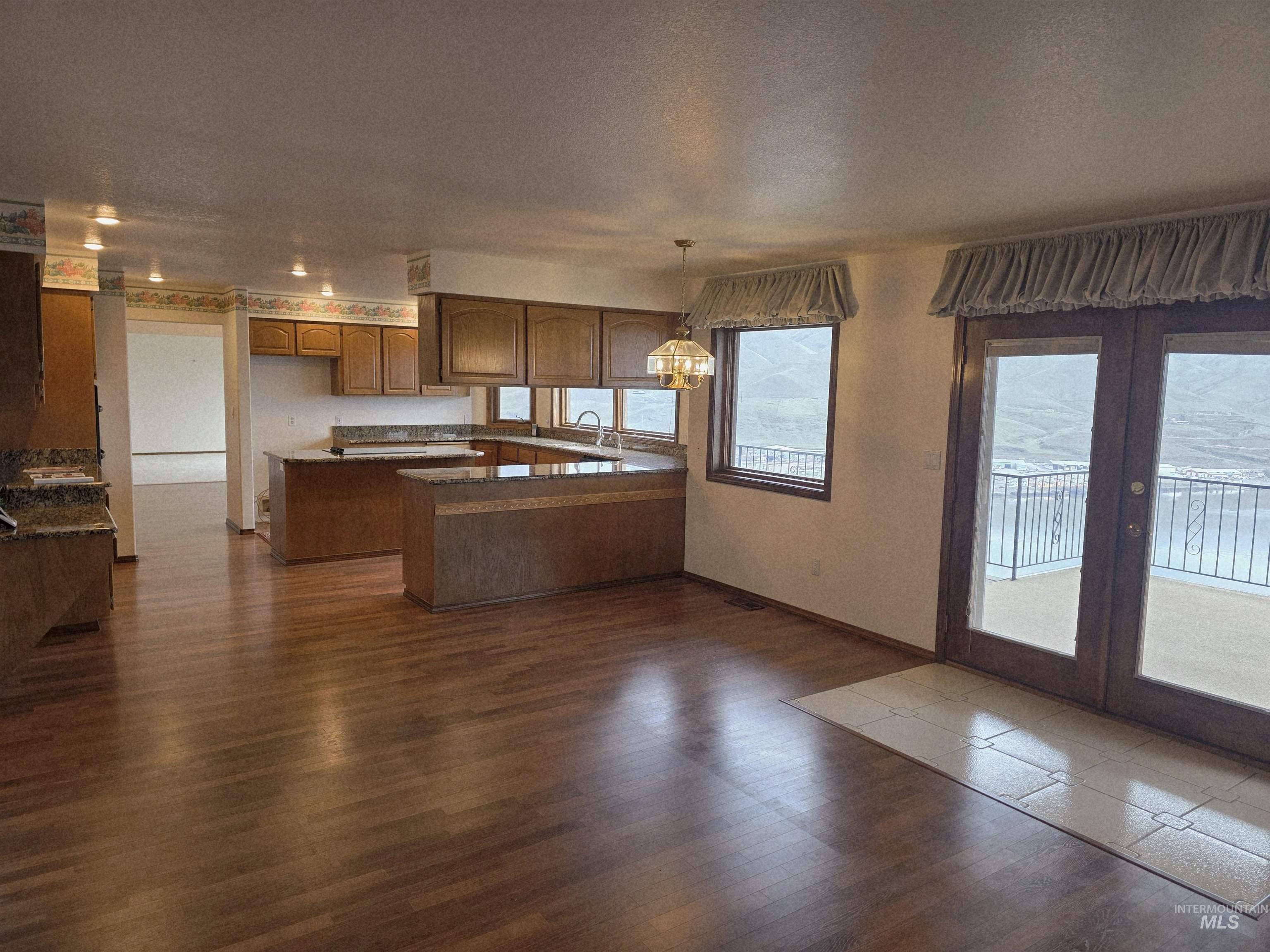 2530 Valleyview Drive, Clarkston, Washington 99403, 4 Bedrooms, 3 Bathrooms, Residential For Sale, Price $749,000,MLS 98978379