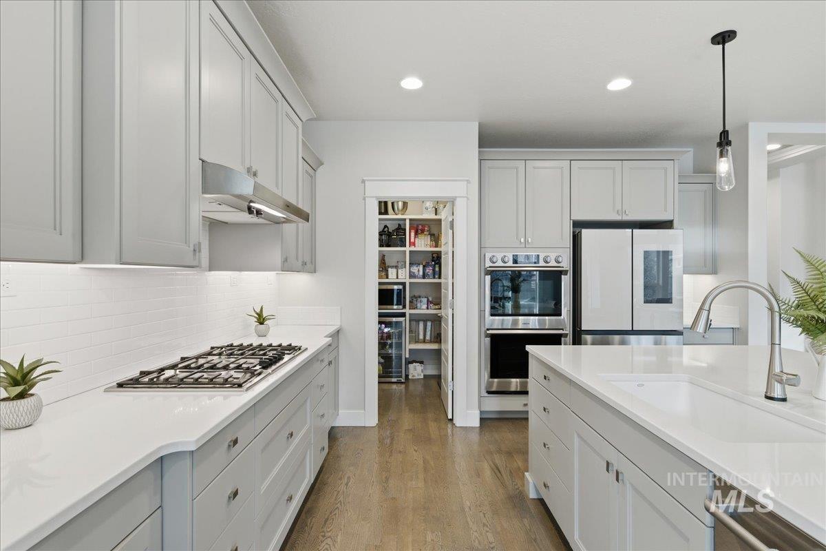 5942 S Astoria, Meridian, Idaho 83642, 4 Bedrooms, 2.5 Bathrooms, Residential For Sale, Price $809,999,MLS 98978380