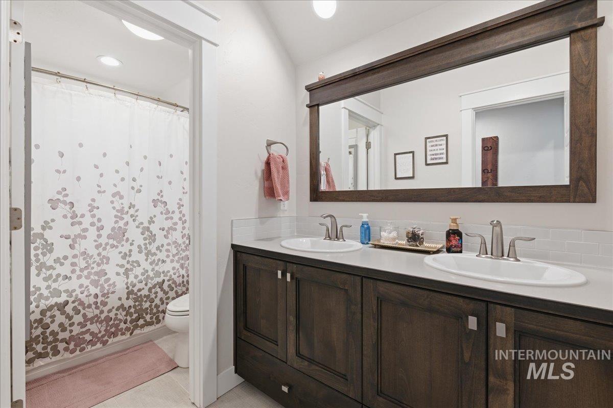 5942 S Astoria, Meridian, Idaho 83642, 4 Bedrooms, 2.5 Bathrooms, Residential For Sale, Price $809,999,MLS 98978380