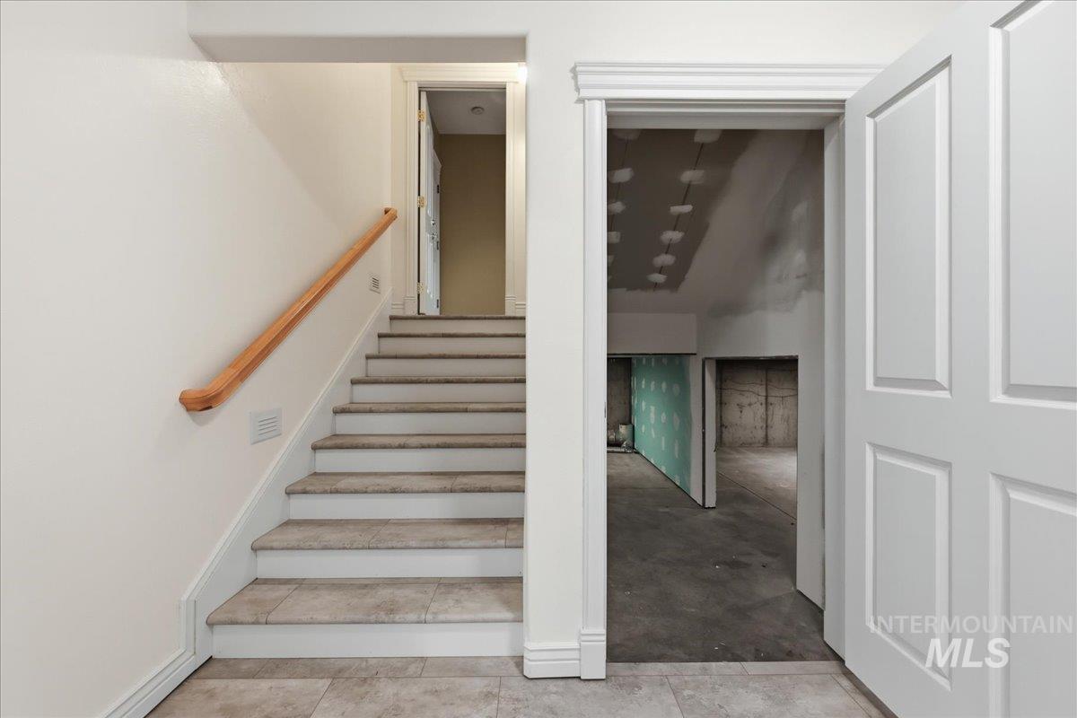 2676 S Velvet Falls Way, Meridian, Idaho 83642, 5 Bedrooms, 3 Bathrooms, Residential For Sale, Price $759,900, 98978382