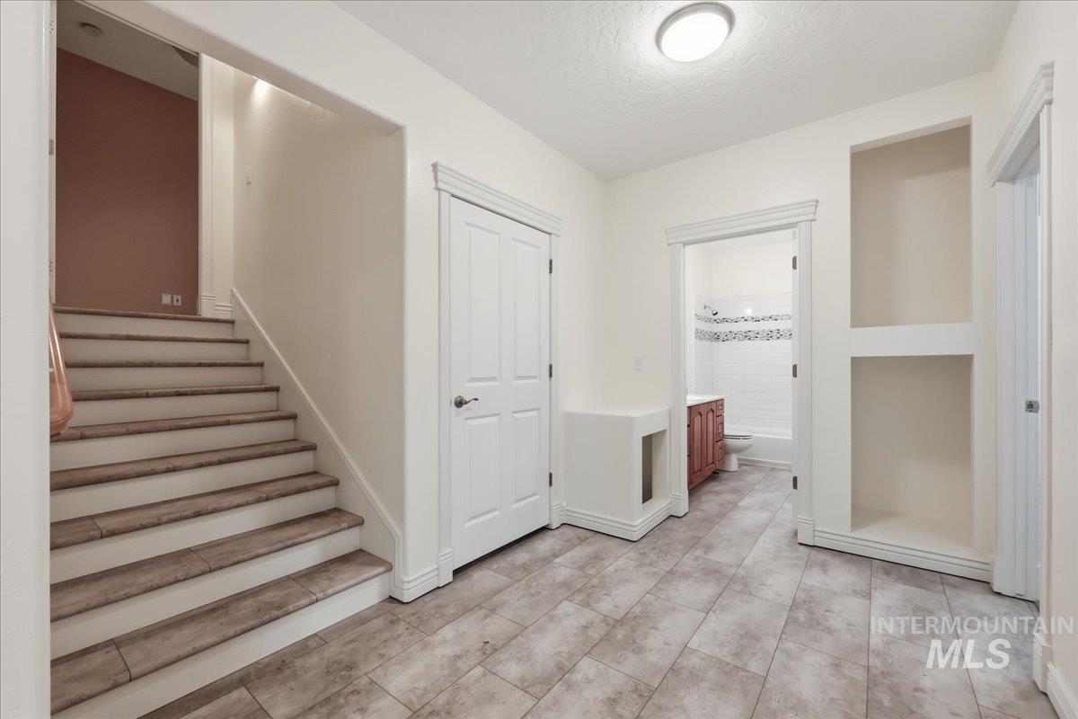 2676 S Velvet Falls Way, Meridian, Idaho 83642, 5 Bedrooms, 3 Bathrooms, Residential For Sale, Price $759,900, 98978382