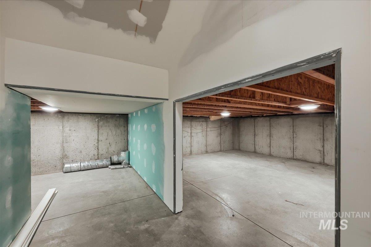 2676 S Velvet Falls Way, Meridian, Idaho 83642, 5 Bedrooms, 3 Bathrooms, Residential For Sale, Price $759,900, 98978382