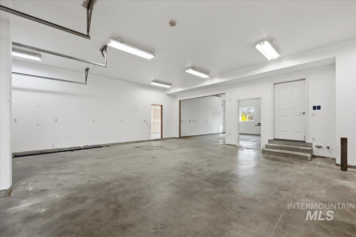 2676 S Velvet Falls Way, Meridian, Idaho 83642, 5 Bedrooms, 3 Bathrooms, Residential For Sale, Price $759,900, 98978382