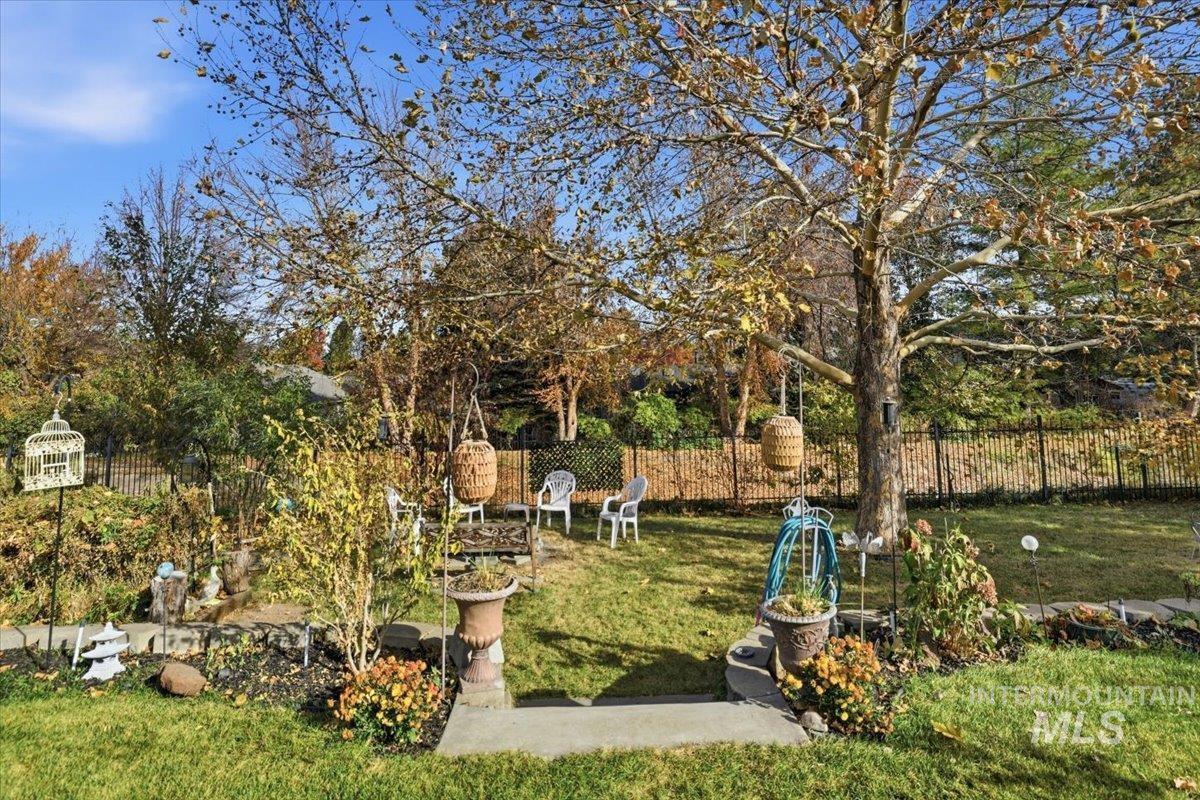 2676 S Velvet Falls Way, Meridian, Idaho 83642, 5 Bedrooms, 3 Bathrooms, Residential For Sale, Price $759,900, 98978382