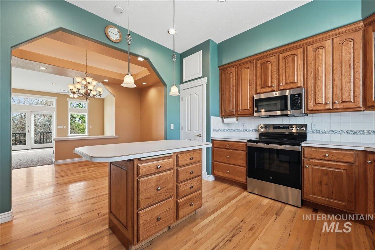 2676 S Velvet Falls Way, Meridian, Idaho 83642, 5 Bedrooms, 3 Bathrooms, Residential For Sale, Price $759,900, 98978382