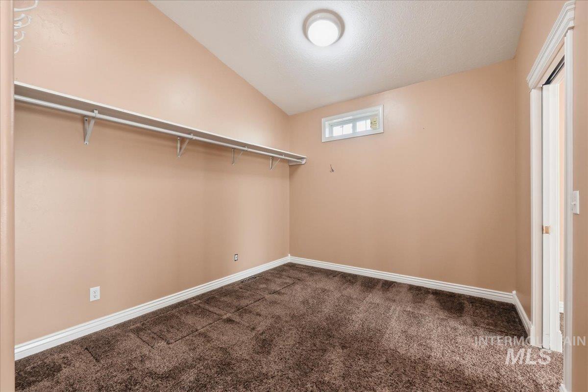 2676 S Velvet Falls Way, Meridian, Idaho 83642, 5 Bedrooms, 3 Bathrooms, Residential For Sale, Price $759,900, 98978382