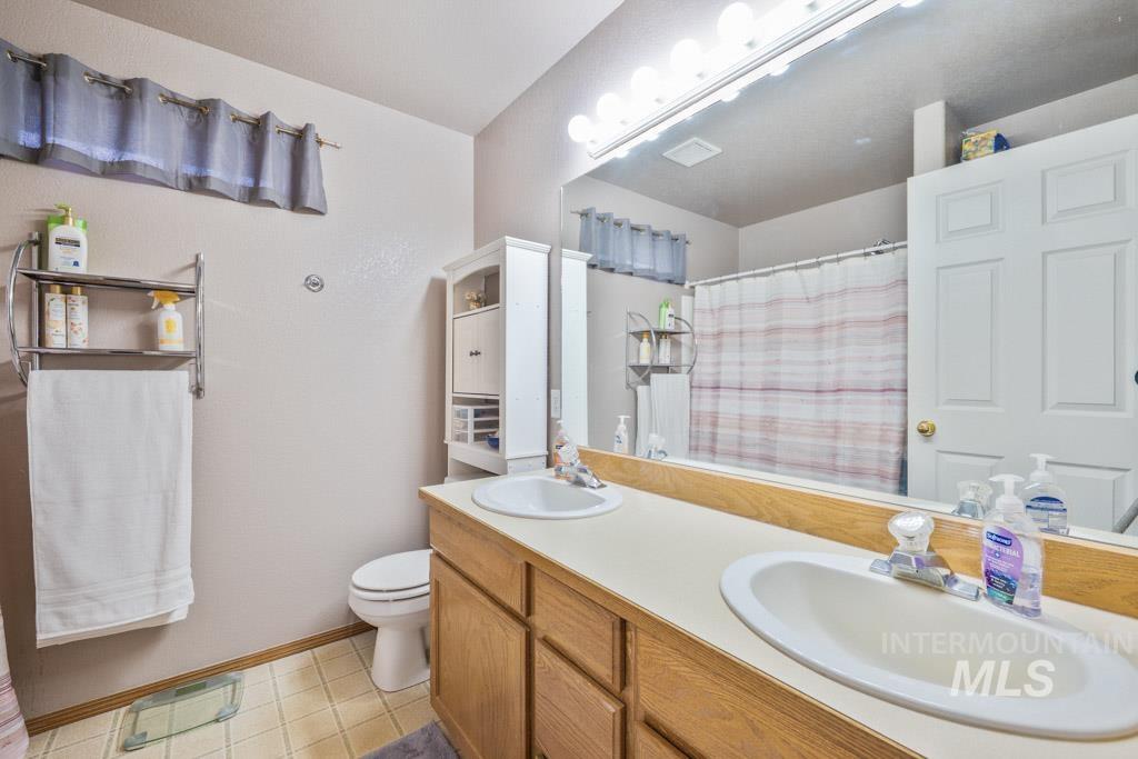 319 Gambels Lane, Moscow, Idaho 83843, 3 Bedrooms, 2.5 Bathrooms, Residential For Sale, Price $459,000,MLS 98978388