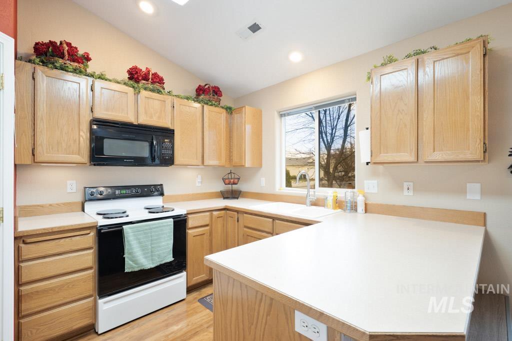 319 Gambels Lane, Moscow, Idaho 83843, 3 Bedrooms, 2.5 Bathrooms, Residential For Sale, Price $459,000,MLS 98978388