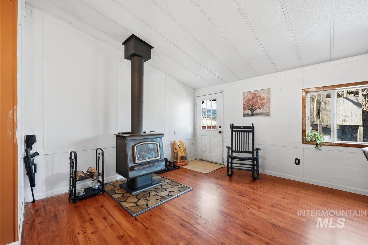 138 Mores Creek Rim Rd, Boise, Idaho 83716, 3 Bedrooms, 2 Bathrooms, Residential For Sale, Price $350,000,MLS 98978394