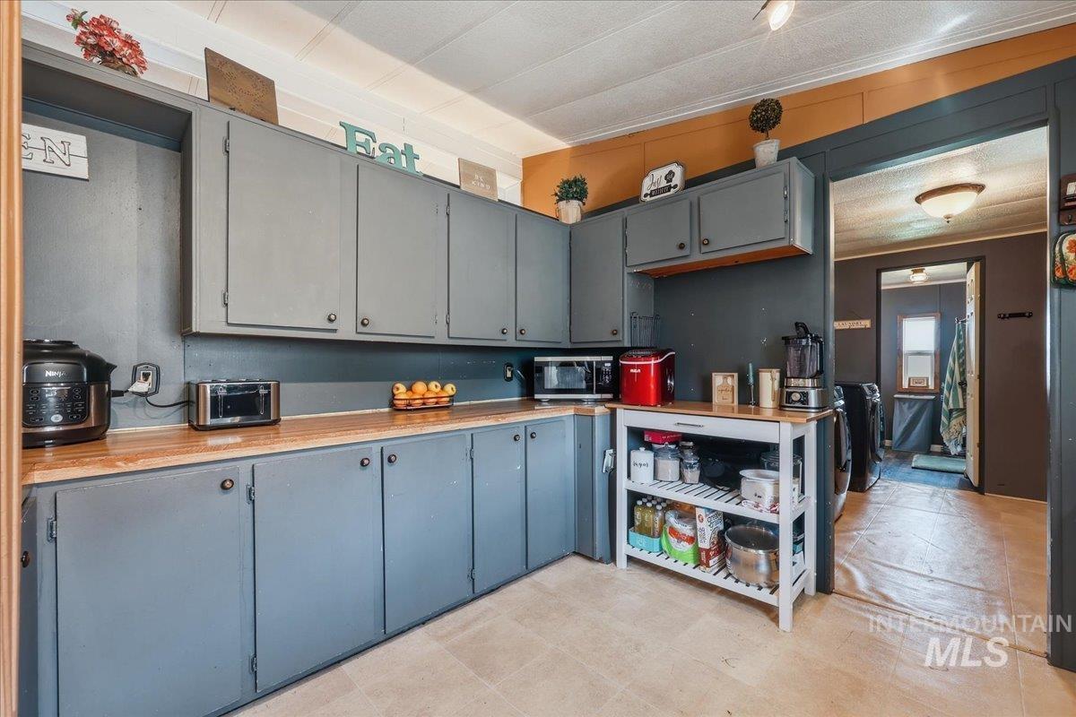 138 Mores Creek Rim Rd, Boise, Idaho 83716, 3 Bedrooms, 2 Bathrooms, Residential For Sale, Price $350,000,MLS 98978394