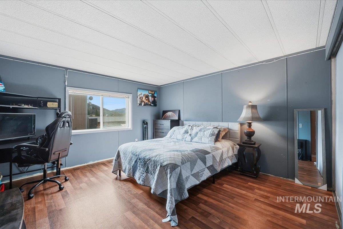 138 Mores Creek Rim Rd, Boise, Idaho 83716, 3 Bedrooms, 2 Bathrooms, Residential For Sale, Price $350,000,MLS 98978394