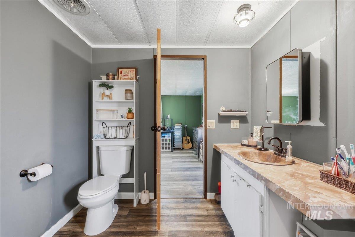 138 Mores Creek Rim Rd, Boise, Idaho 83716, 3 Bedrooms, 2 Bathrooms, Residential For Sale, Price $350,000,MLS 98978394