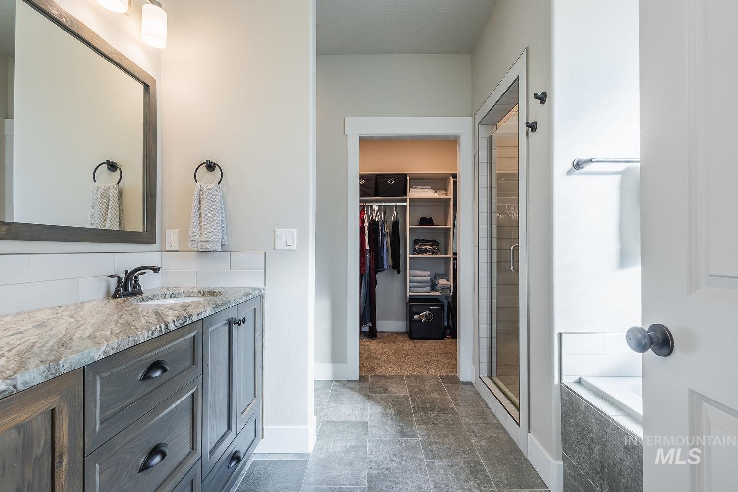 11065 White River St, Caldwell, Idaho 83605, 4 Bedrooms, 2.5 Bathrooms, Residential For Sale, Price $559,000,MLS 98978395