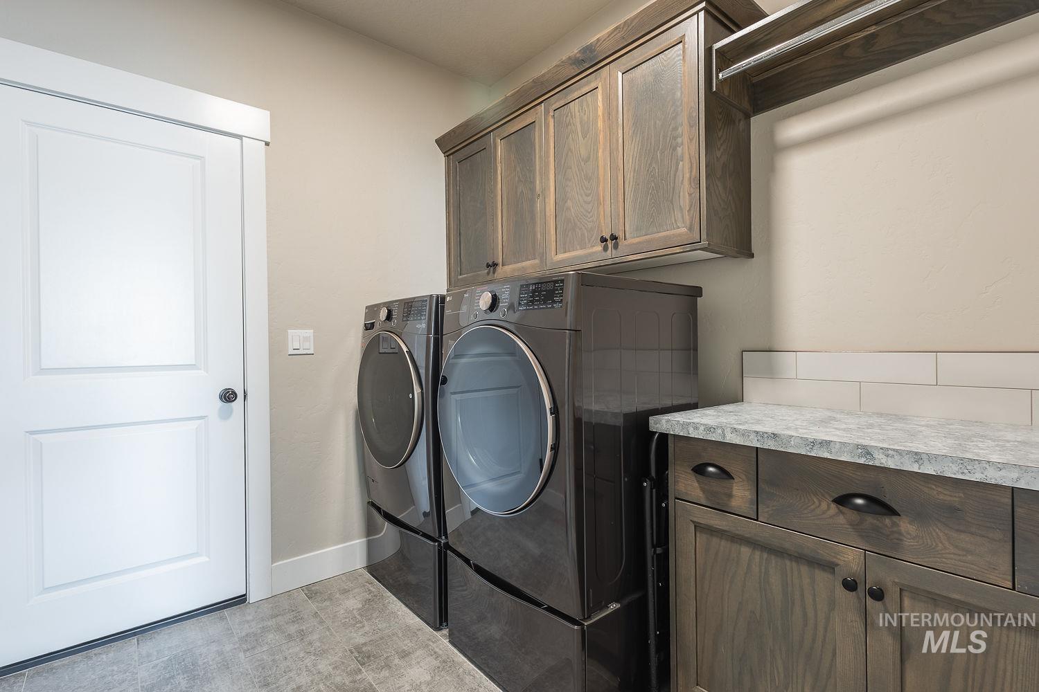 11065 White River St, Caldwell, Idaho 83605, 4 Bedrooms, 2.5 Bathrooms, Residential For Sale, Price $559,000,MLS 98978395