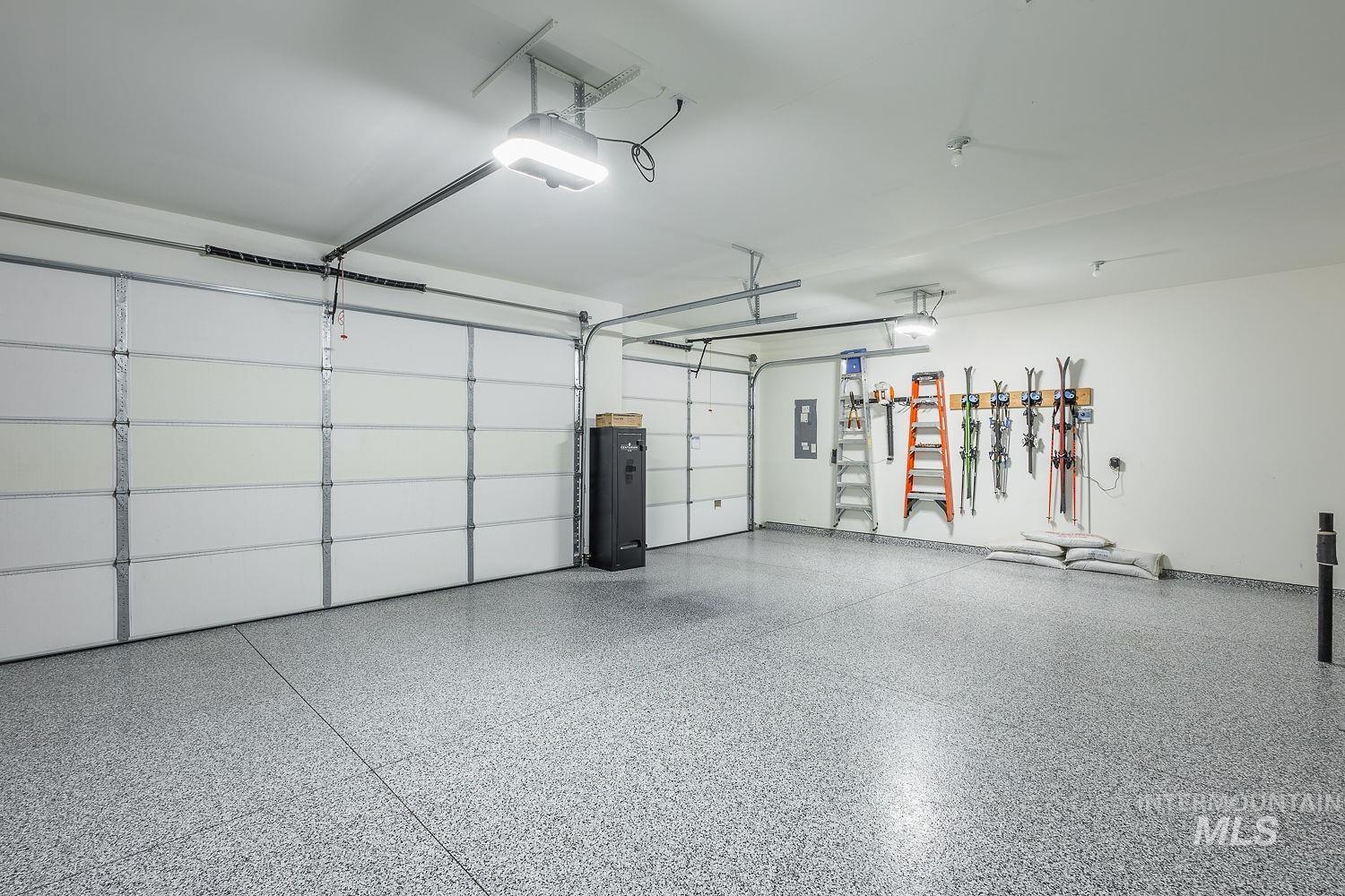 11065 White River St, Caldwell, Idaho 83605, 4 Bedrooms, 2.5 Bathrooms, Residential For Sale, Price $559,000,MLS 98978395