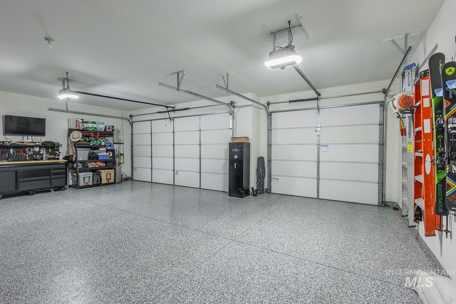 11065 White River St, Caldwell, Idaho 83605, 4 Bedrooms, 2.5 Bathrooms, Residential For Sale, Price $559,000,MLS 98978395