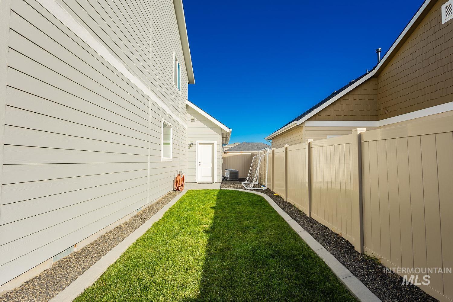 11065 White River St, Caldwell, Idaho 83605, 4 Bedrooms, 2.5 Bathrooms, Residential For Sale, Price $559,000,MLS 98978395