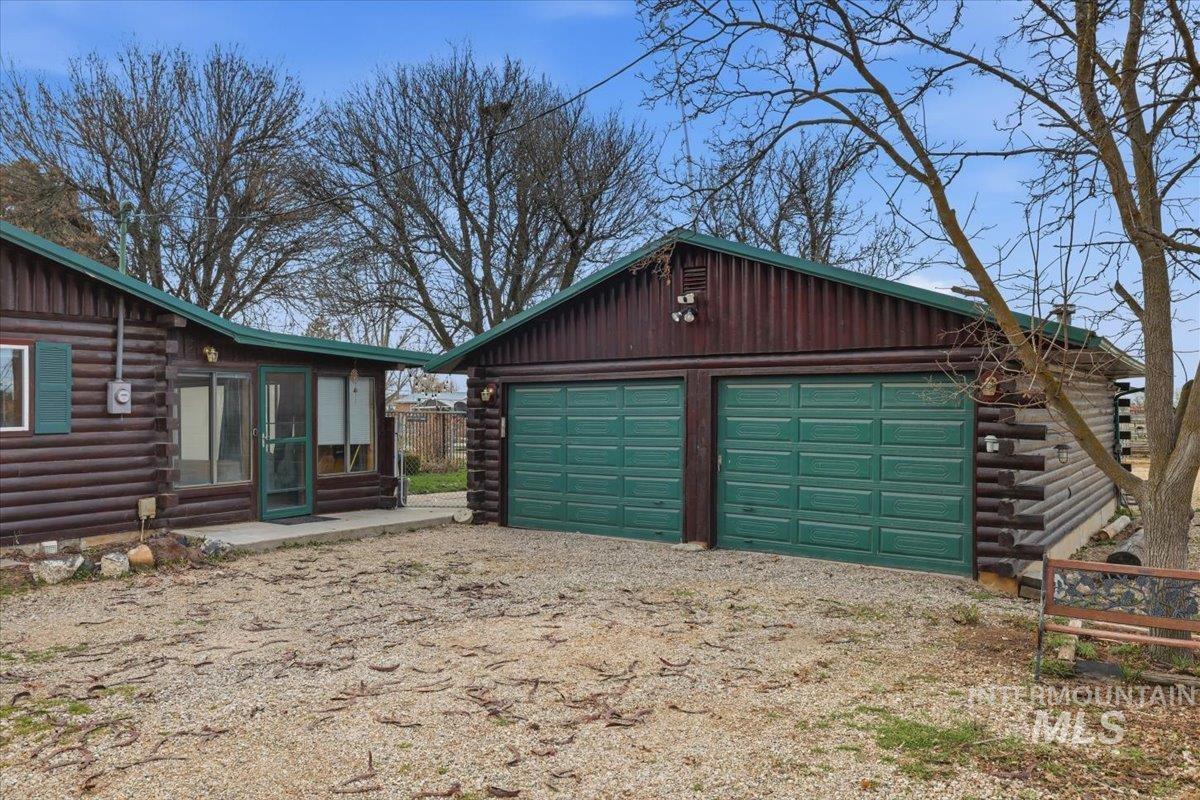 775 N Cow Horse Dr., Kuna, Idaho 83634, 3 Bedrooms, 2.5 Bathrooms, Residential For Sale, Price $899,900, 98978397