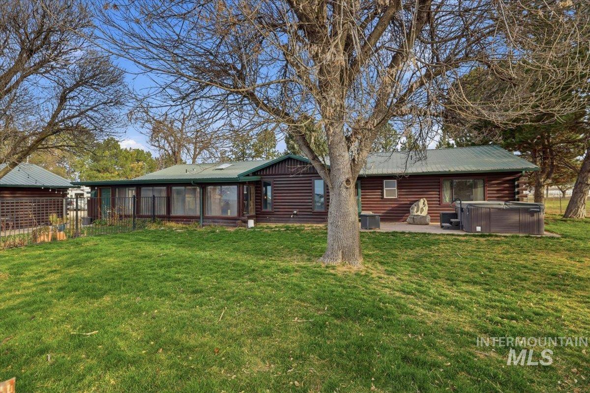 775 N Cow Horse Dr., Kuna, Idaho 83634, 3 Bedrooms, 2.5 Bathrooms, Residential For Sale, Price $889,900, 98978397