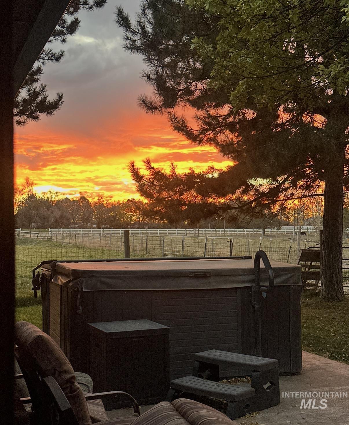 775 N Cow Horse Dr., Kuna, Idaho 83634, 3 Bedrooms, 2.5 Bathrooms, Residential For Sale, Price $889,900, 98978397