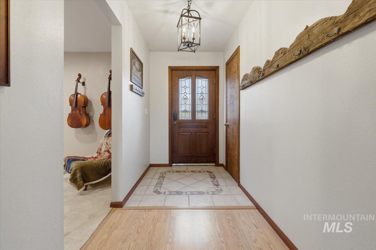 775 N Cow Horse Dr., Kuna, Idaho 83634, 3 Bedrooms, 2.5 Bathrooms, Residential For Sale, Price $889,900, 98978397