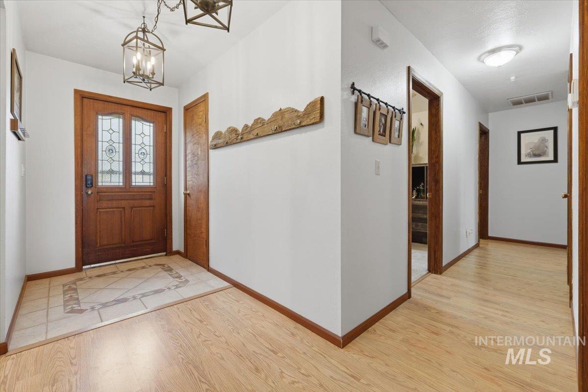 775 N Cow Horse Dr., Kuna, Idaho 83634, 3 Bedrooms, 2.5 Bathrooms, Residential For Sale, Price $889,900, 98978397