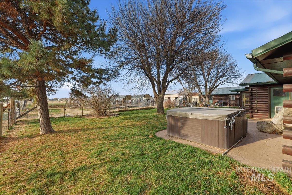 775 N Cow Horse Dr., Kuna, Idaho 83634, 3 Bedrooms, 2.5 Bathrooms, Residential For Sale, Price $899,900,MLS 98978397