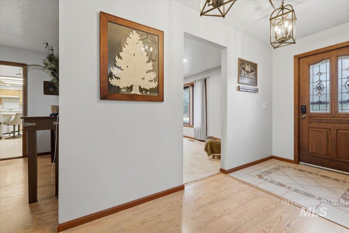 775 N Cow Horse Dr., Kuna, Idaho 83634, 3 Bedrooms, 2.5 Bathrooms, Residential For Sale, Price $899,900, 98978397