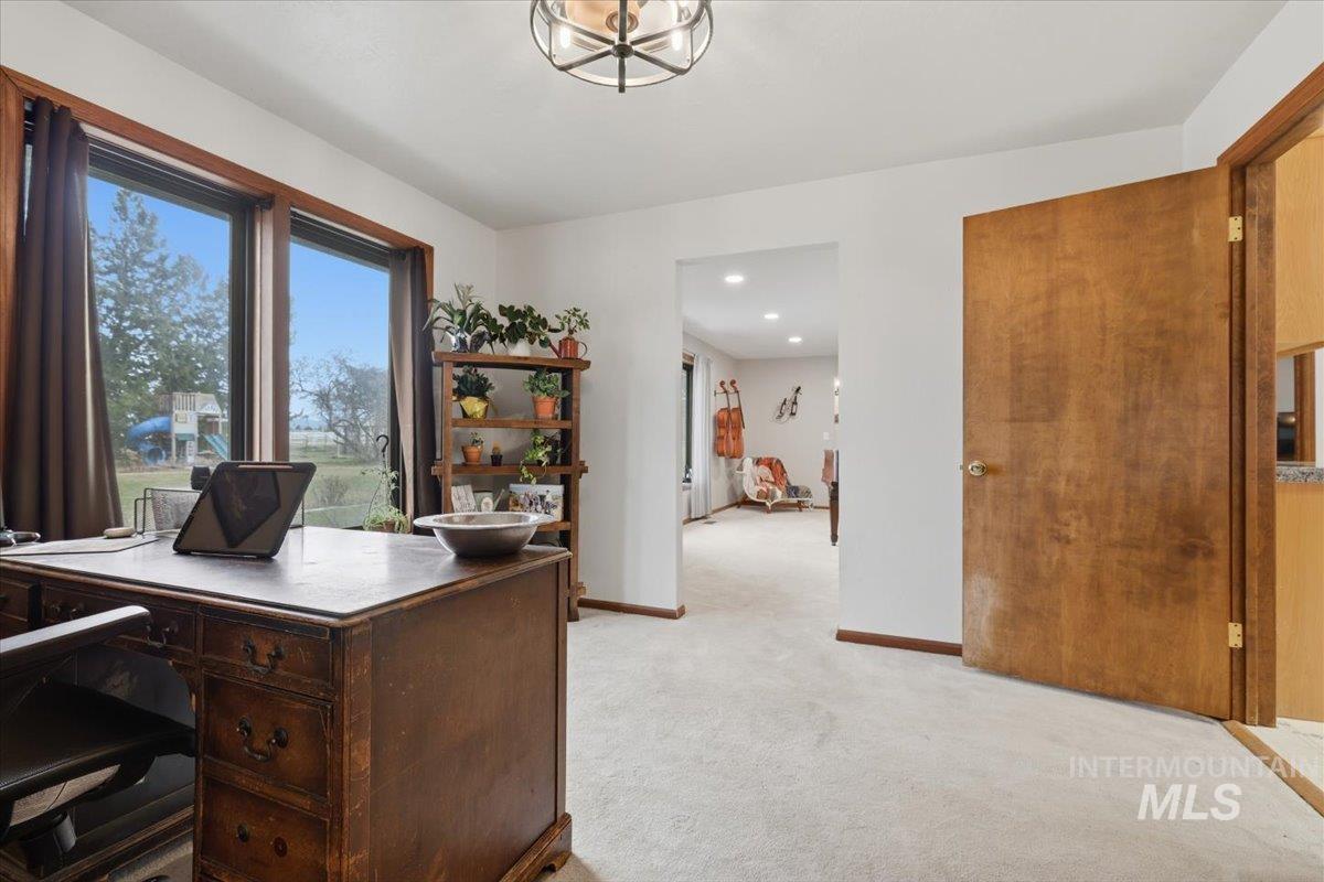 775 N Cow Horse Dr., Kuna, Idaho 83634, 3 Bedrooms, 2.5 Bathrooms, Residential For Sale, Price $889,900, 98978397