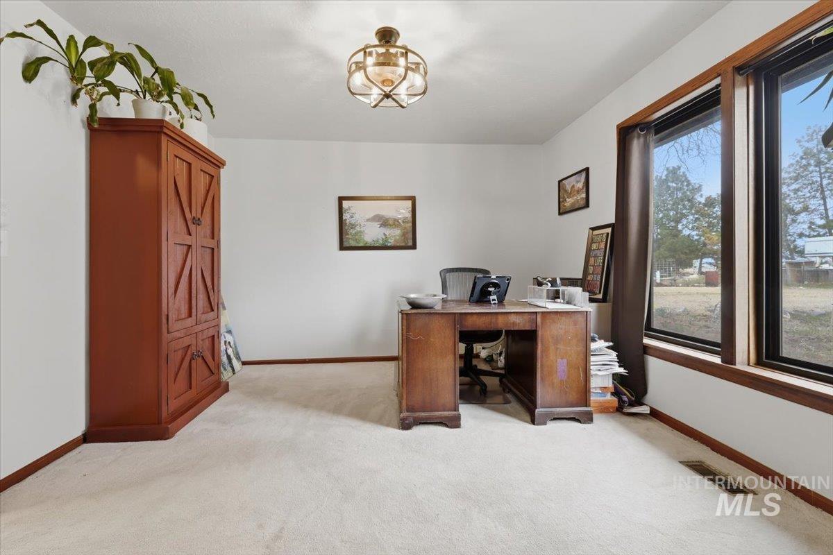 775 N Cow Horse Dr., Kuna, Idaho 83634, 3 Bedrooms, 2.5 Bathrooms, Residential For Sale, Price $899,900,MLS 98978397