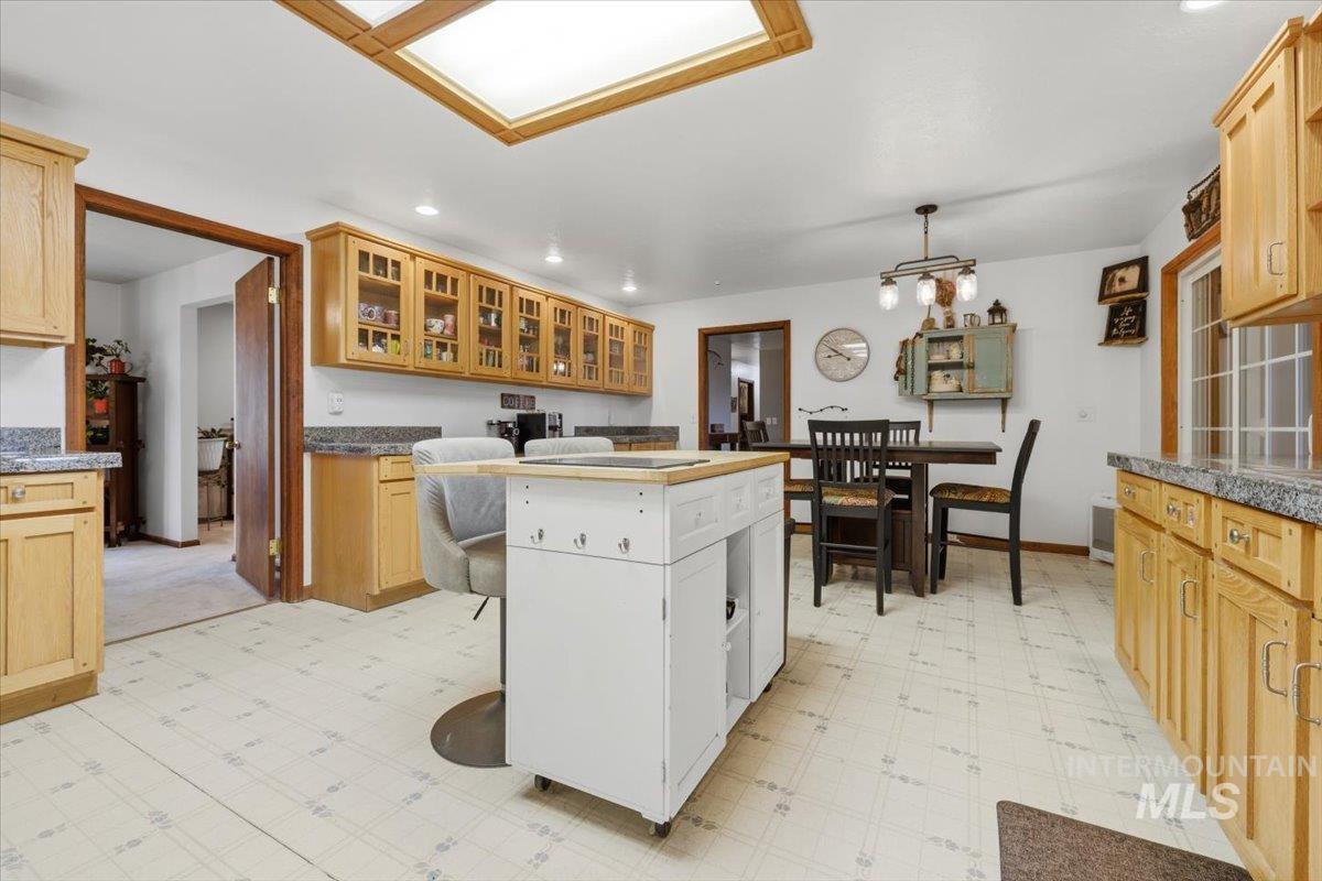 775 N Cow Horse Dr., Kuna, Idaho 83634, 3 Bedrooms, 2.5 Bathrooms, Residential For Sale, Price $899,900, 98978397