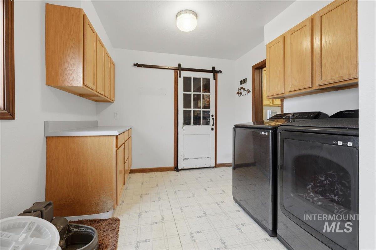 775 N Cow Horse Dr., Kuna, Idaho 83634, 3 Bedrooms, 2.5 Bathrooms, Residential For Sale, Price $899,900, 98978397