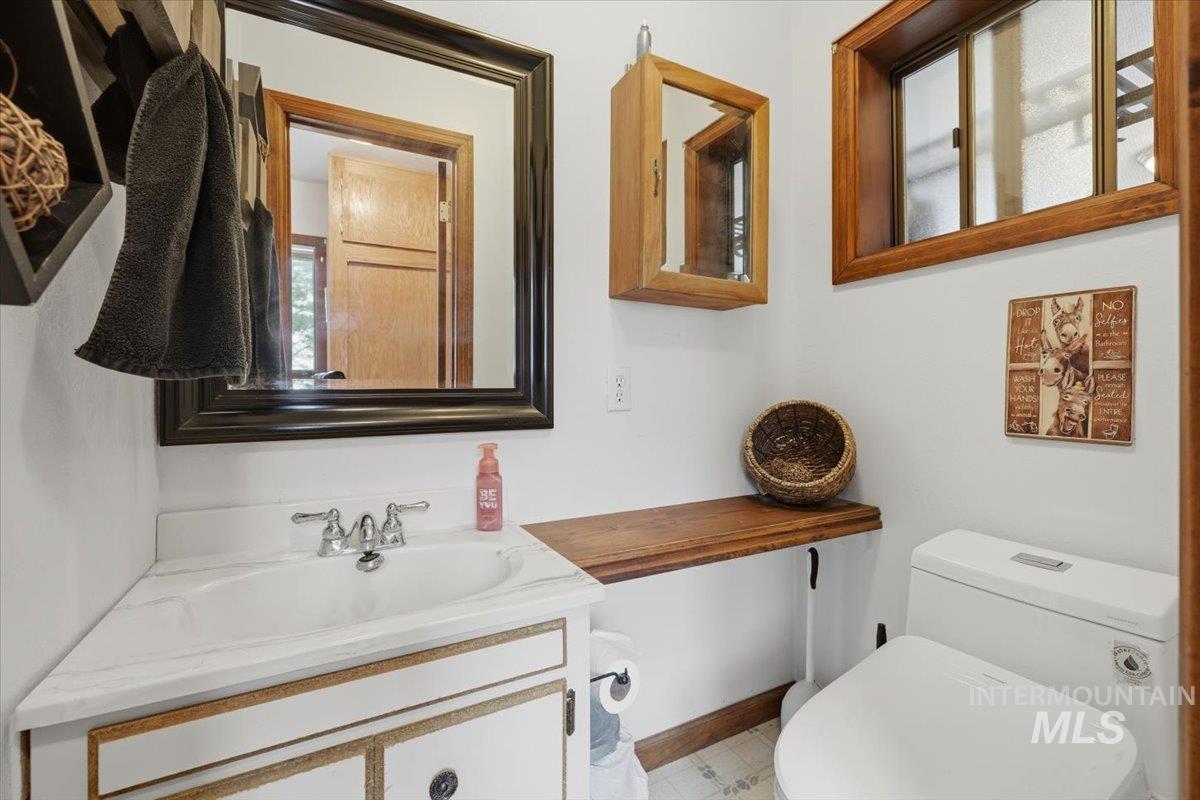 775 N Cow Horse Dr., Kuna, Idaho 83634, 3 Bedrooms, 2.5 Bathrooms, Residential For Sale, Price $899,900, 98978397