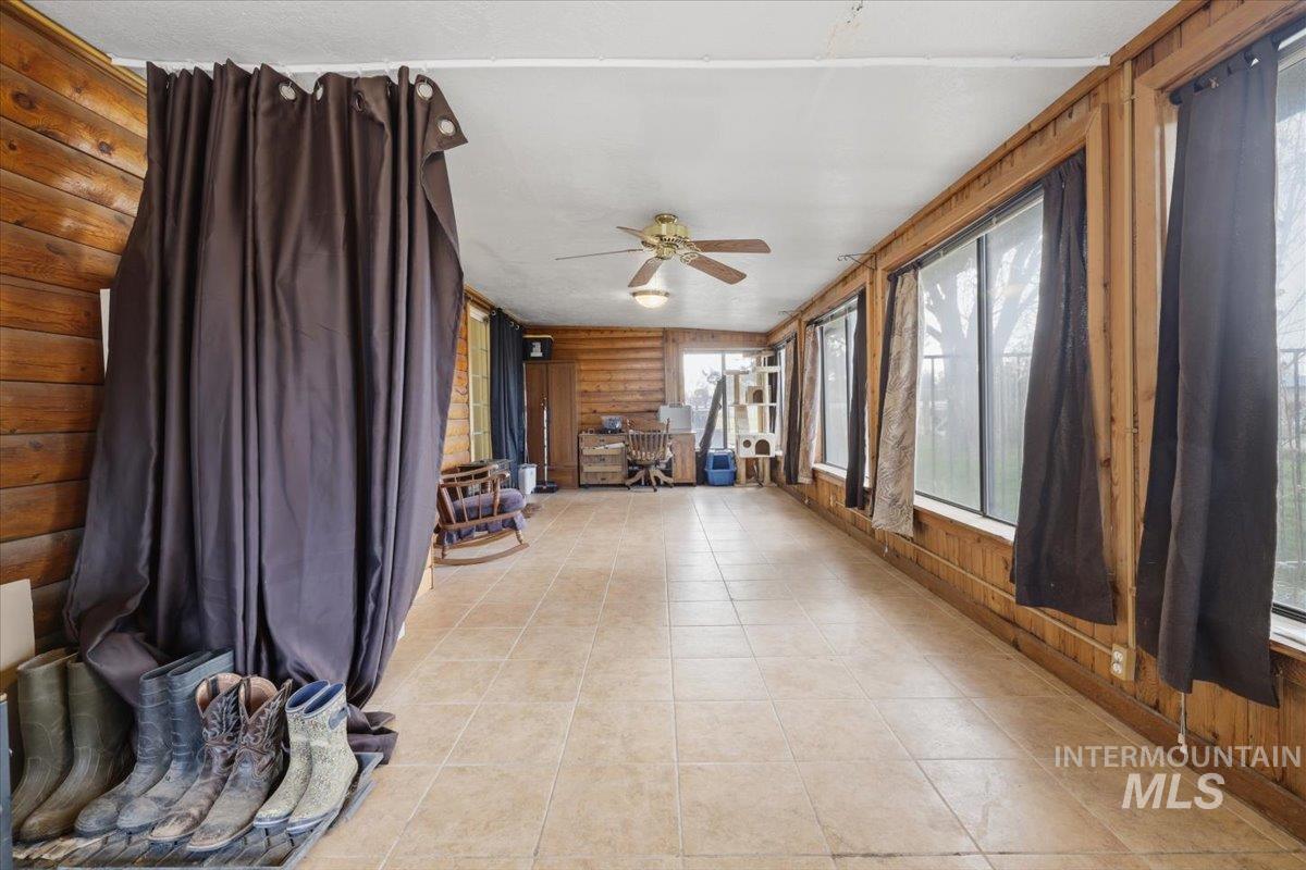 775 N Cow Horse Dr., Kuna, Idaho 83634, 3 Bedrooms, 2.5 Bathrooms, Residential For Sale, Price $899,900, 98978397