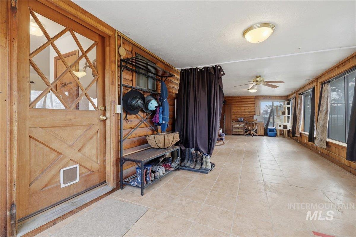 775 N Cow Horse Dr., Kuna, Idaho 83634, 3 Bedrooms, 2.5 Bathrooms, Residential For Sale, Price $889,900, 98978397